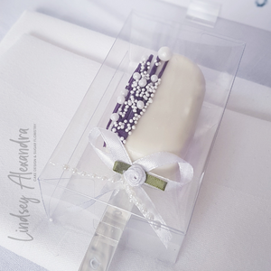 Pretty Wedding Favours Cakesicles Wedding Guests Cake on a stick